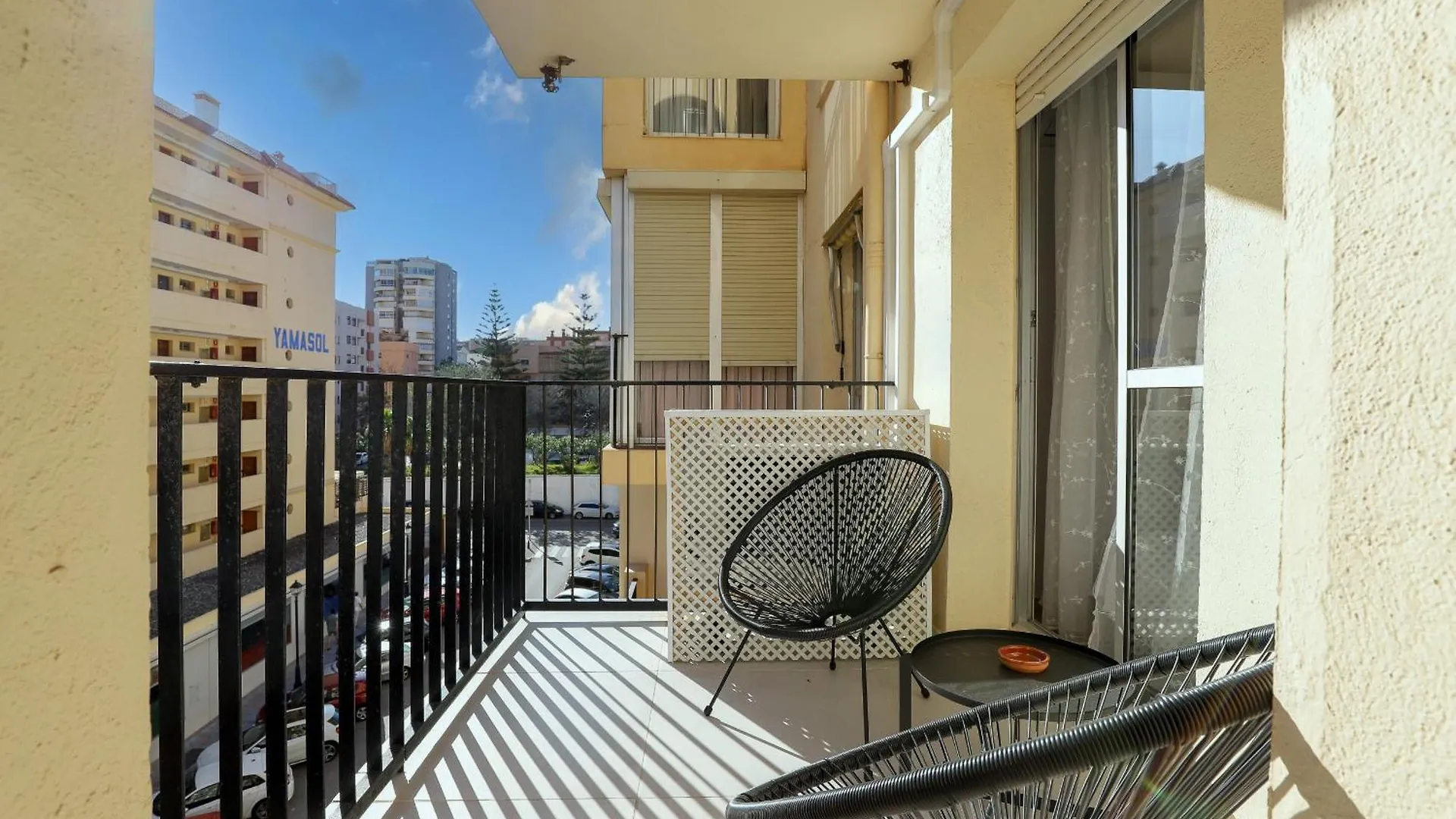 Camelia 3Bed Apartment - Fuengirola Centre, 250M Beach ספרד