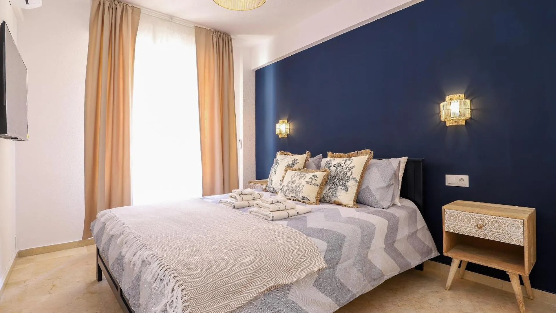 Camelia 3Bed Apartment - Fuengirola Centre, 250M Beach